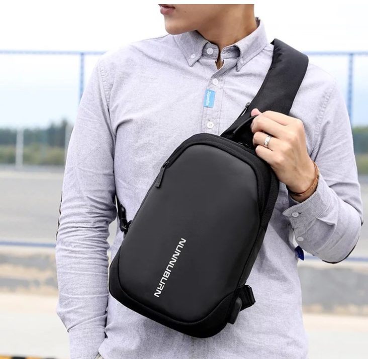 Mochila transversal masculina Com USB