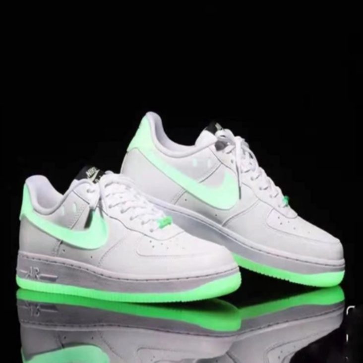 NIKE FORCE 1 GREEN NEON